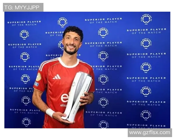 今天我们悼念一位传奇足球明星的离世与他辉煌的职业生涯回顾