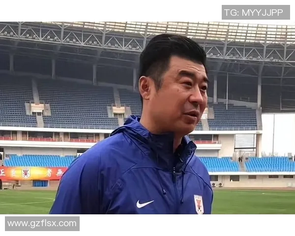 中国足球历史上身高最高的明星球员是谁及其成就解析